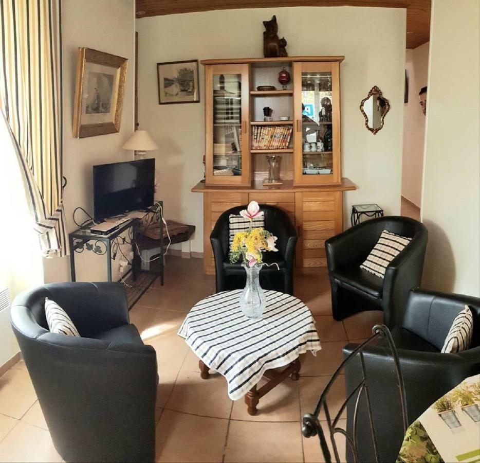 La Maison des Lys Jonzac Extérieur photo